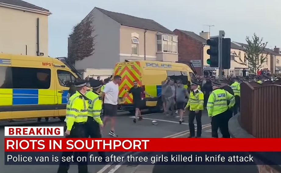 Kravaller efter knivattack mot barn