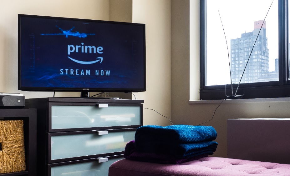 Amazon gör serie med svart, handikappad och homosexuell engelsk kung