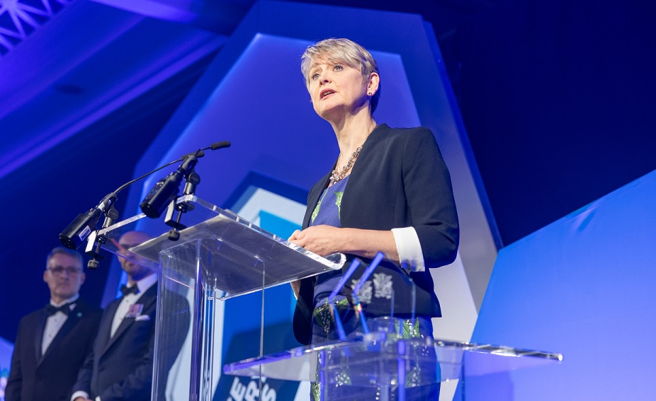 Misogyni likställs med terrorism