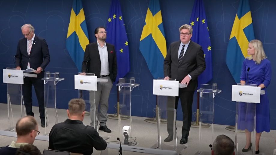 Regeringen och SD: Nya poliser får studielån AVSKRIVNA