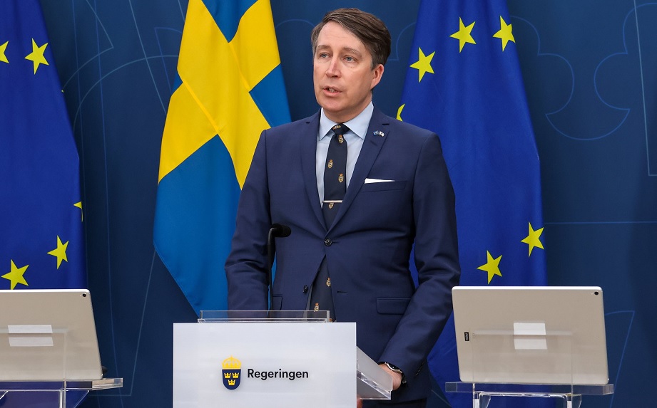 Jomshof: Inte så allvarligt att vård, skola och socialtjänst slipper rapportera illegala