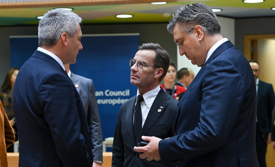 EU-toppmötet diskuterar hur fler syrier kan skickas hem