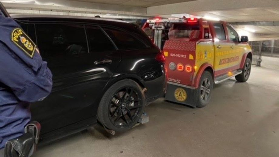 Nya SD-lagen mot gängkriminella: Här beslagtar polisen lyxbilen