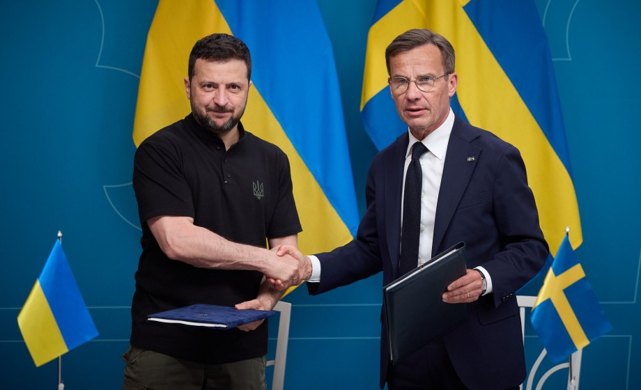 Svenska skattebetalare täcker upp i Ukrainas budget – skänker 750 miljoner